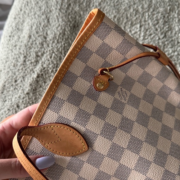 Louis Vuitton white Neverfull Damier MM canvas tote - Picture 9 of 14